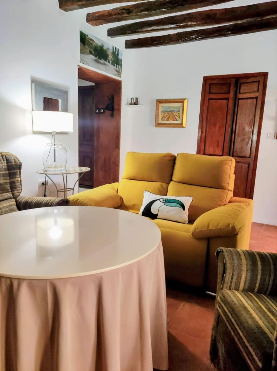 6 bedroom Finca/Country House for rent in Chercos with pool - € 1,600 (Ref: 9678127)