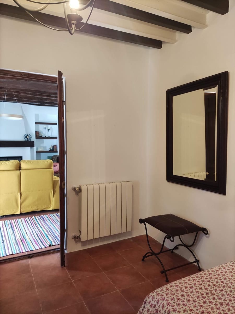 6 bedroom Finca/Country House for rent in Chercos with pool - € 1,600 (Ref: 9678127)