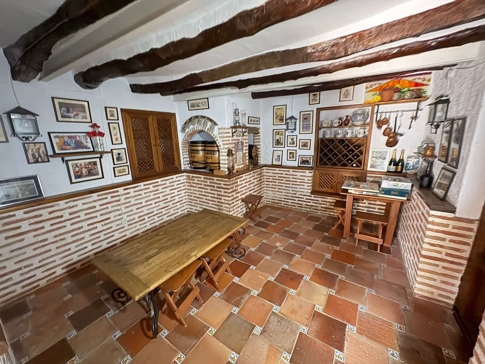 6 bedroom Finca/Country House for rent in Chercos with pool - € 1,600 (Ref: 9678127)