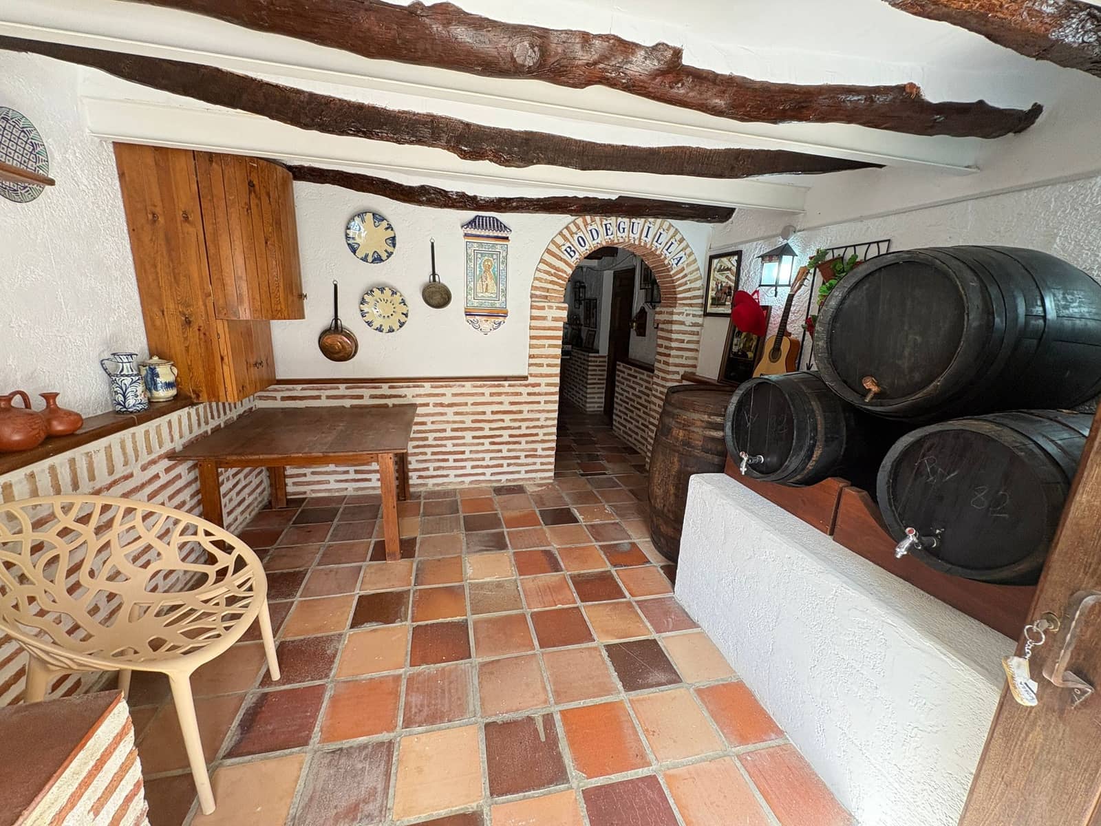 6 bedroom Finca/Country House for rent in Chercos with pool - € 1,600 (Ref: 9678127)