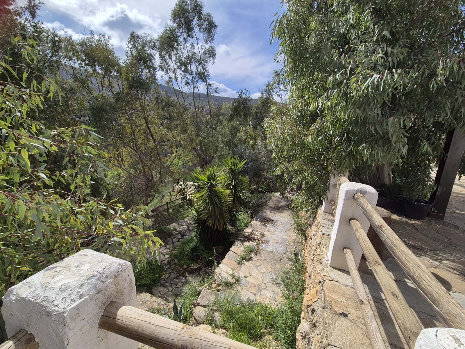 6 bedroom Finca/Country House for rent in Chercos with pool - € 1,600 (Ref: 9678127)