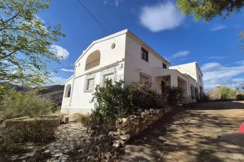 6 soveværelse Finca/Landehus til salg i Albanchez - € 120.000 (Ref: 9678137)