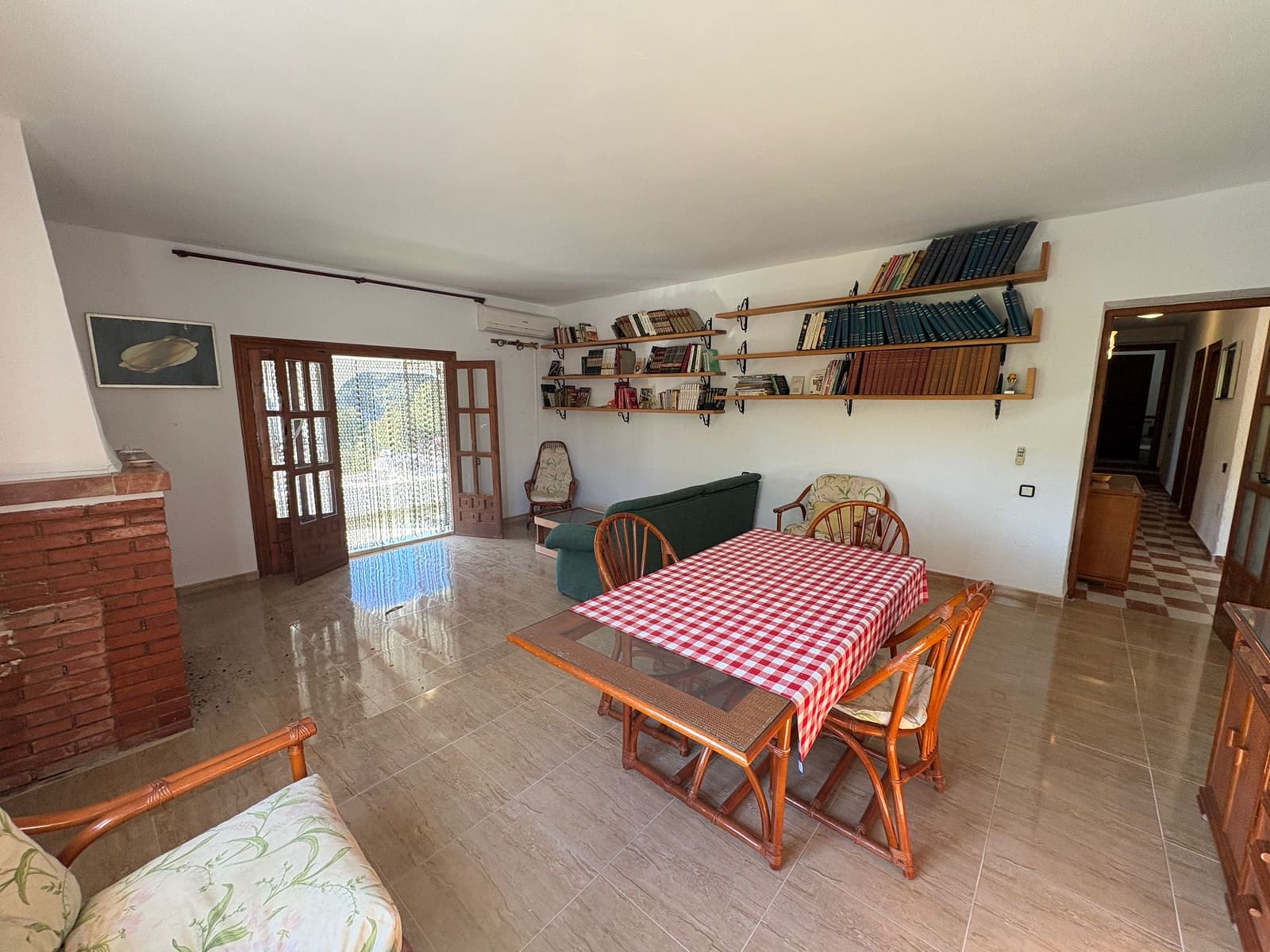 6 bedroom Finca/Country House for sale in Albanchez - € 120,000 (Ref: 9678137)