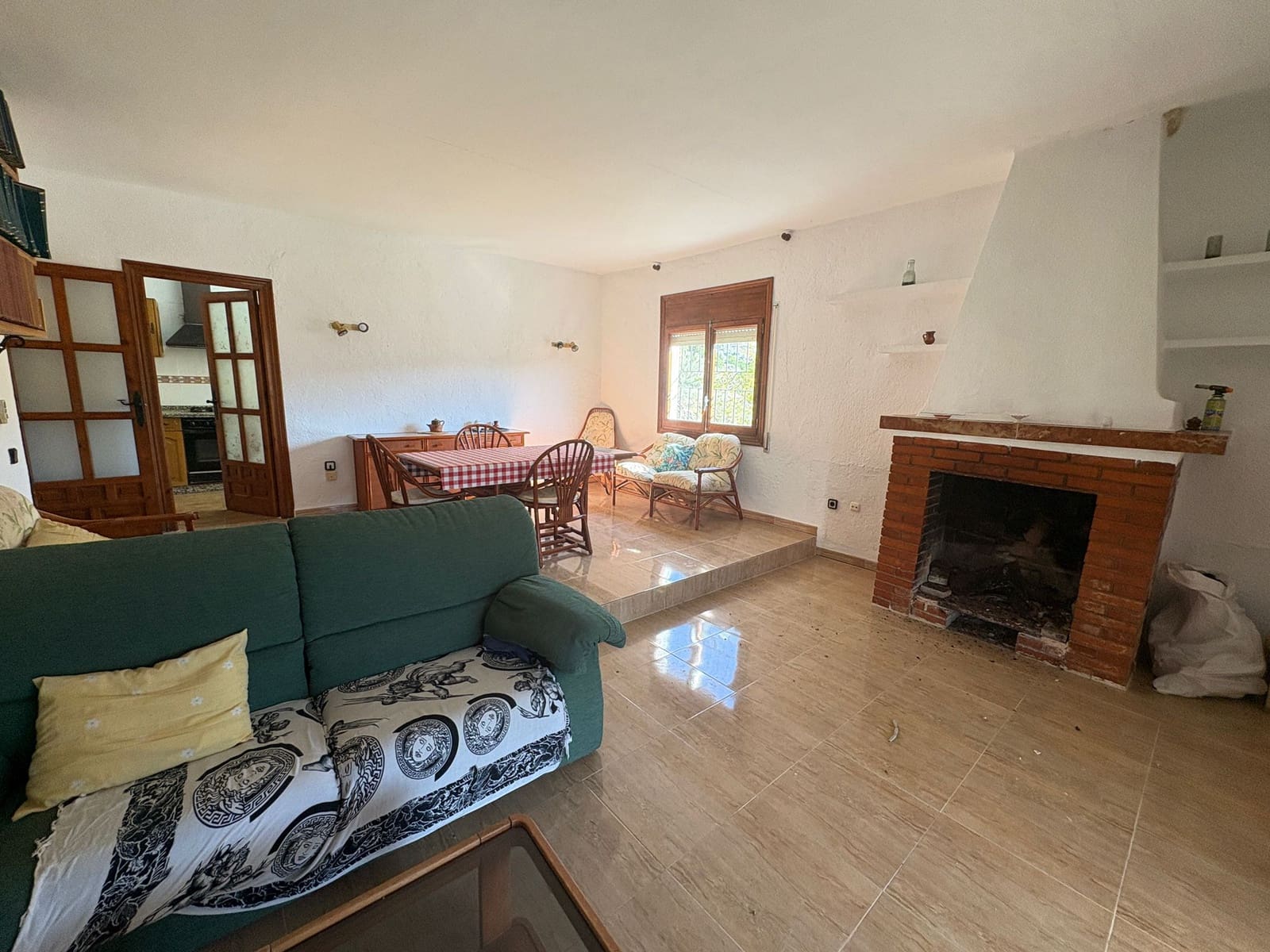 6 bedroom Finca/Country House for sale in Albanchez - € 120,000 (Ref: 9678137)