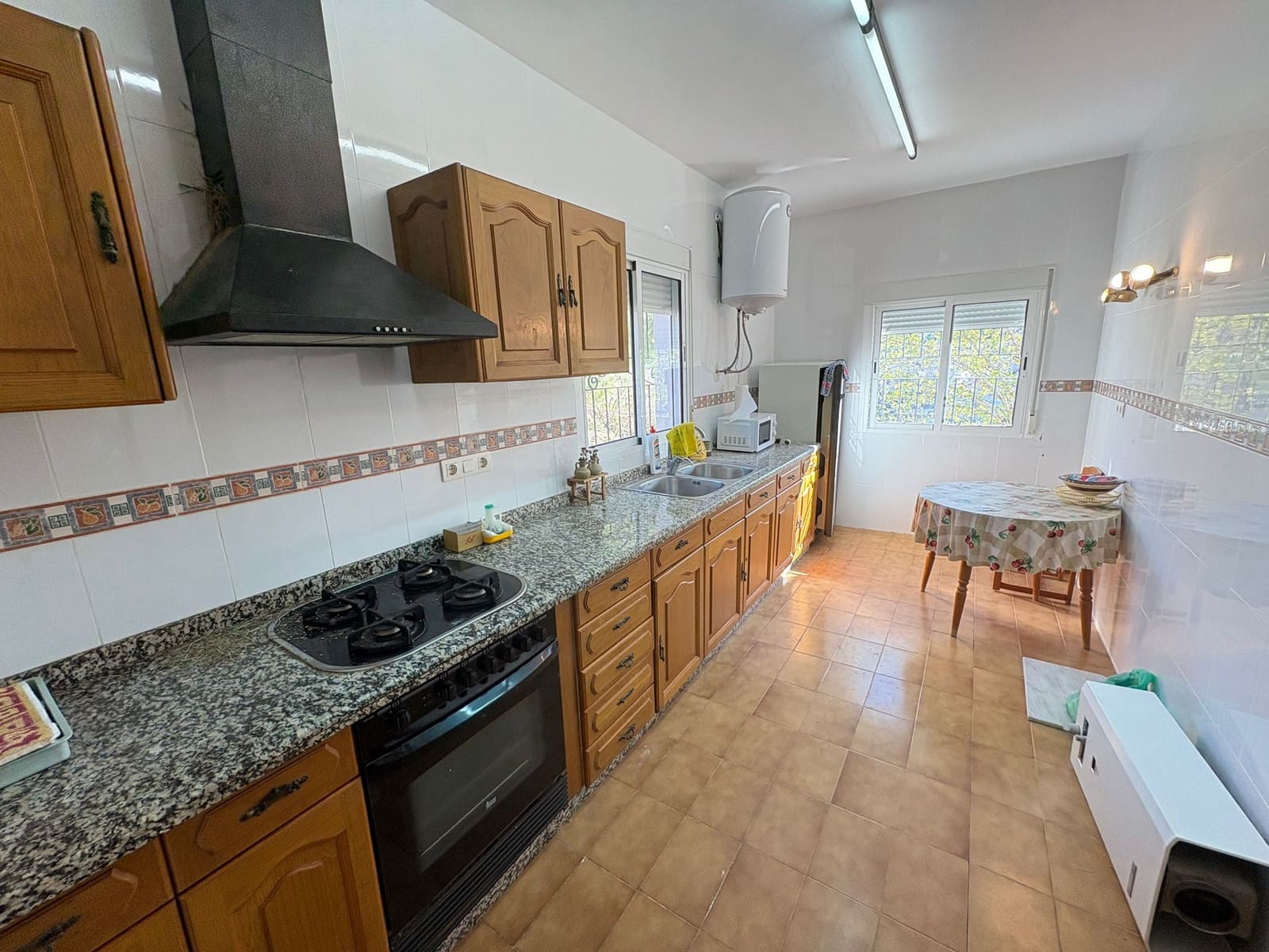 6 bedroom Finca/Country House for sale in Albanchez - € 120,000 (Ref: 9678137)