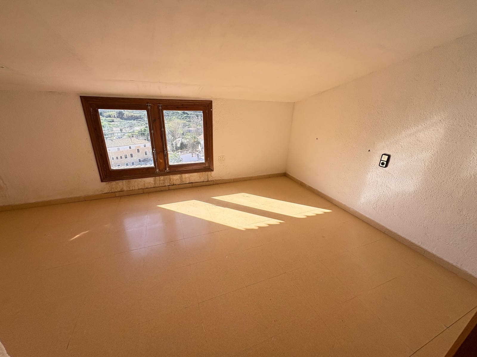 6 bedroom Finca/Country House for sale in Albanchez - € 120,000 (Ref: 9678137)