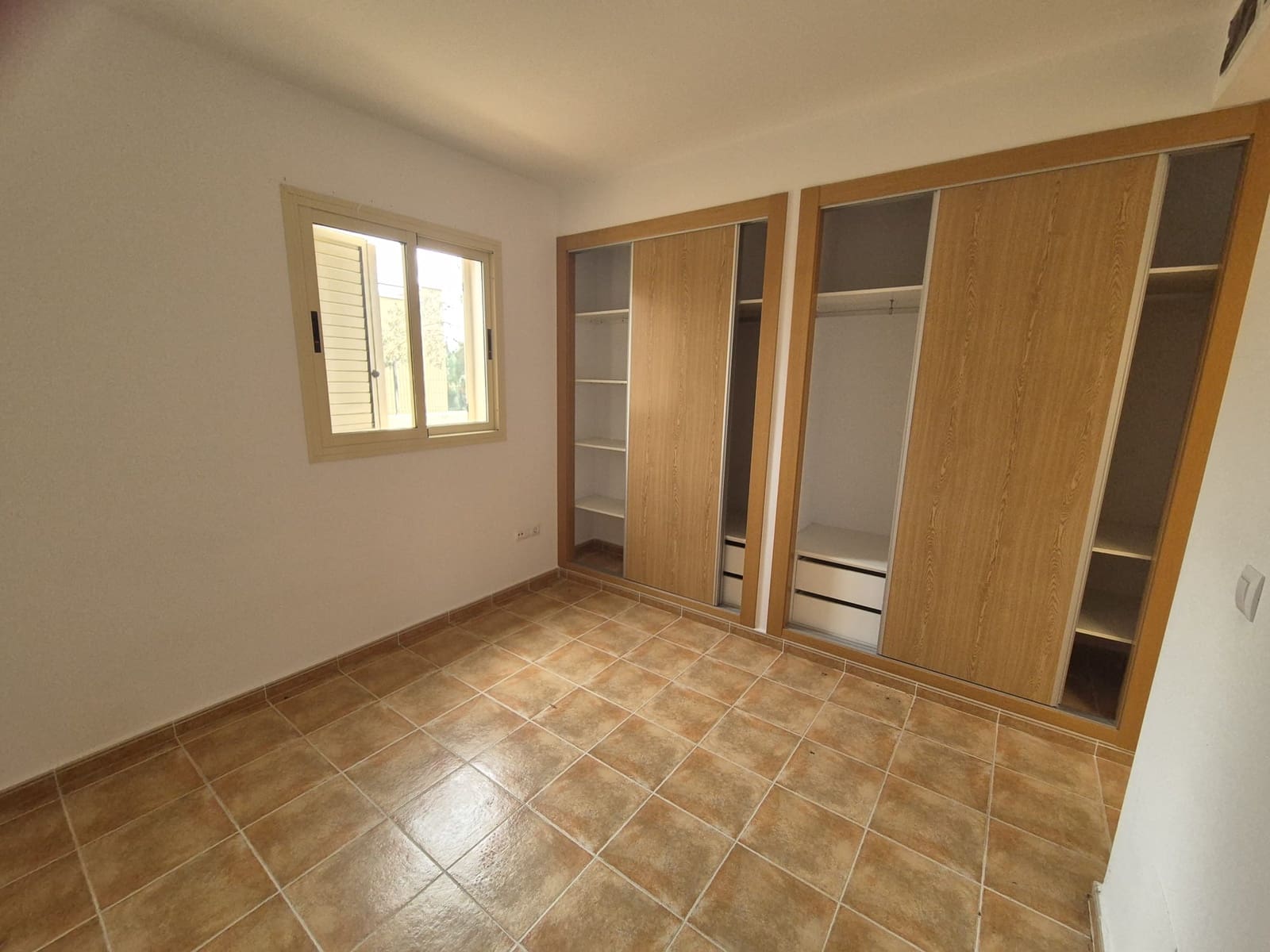 2 bedroom Semi-detached Villa for sale in Huercal-Overa with garage - € 165,000 (Ref: 9691477)