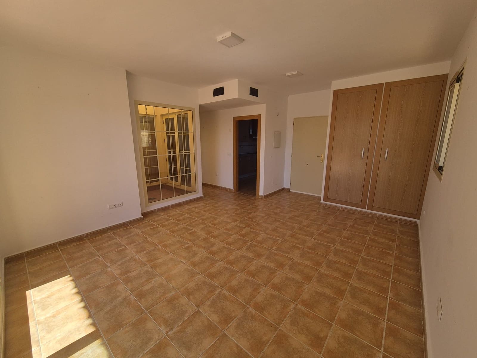 2 bedroom Semi-detached Villa for sale in Huercal-Overa with garage - € 165,000 (Ref: 9691477)