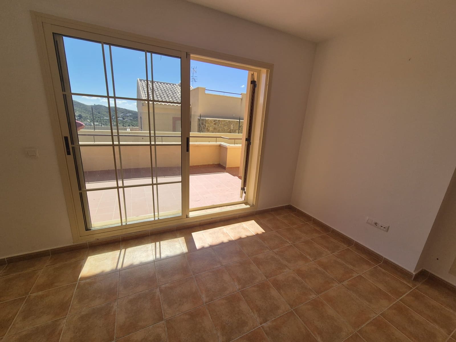 2 bedroom Semi-detached Villa for sale in Huercal-Overa with garage - € 165,000 (Ref: 9691477)