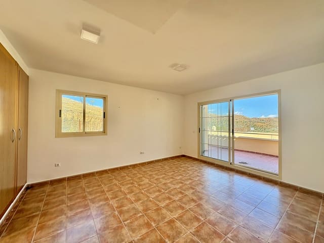 2 slaapkamer Halfvrijstaande villa te koop in Huércal-Overa met garage - € 165.000 (Ref: 9691477)