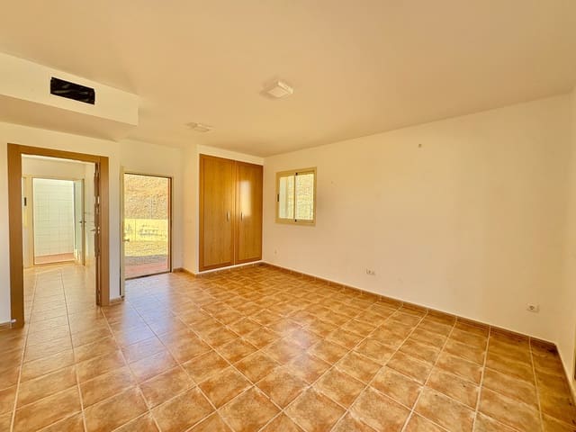 2 slaapkamer Halfvrijstaande villa te koop in Huércal-Overa met garage - € 165.000 (Ref: 9691477)