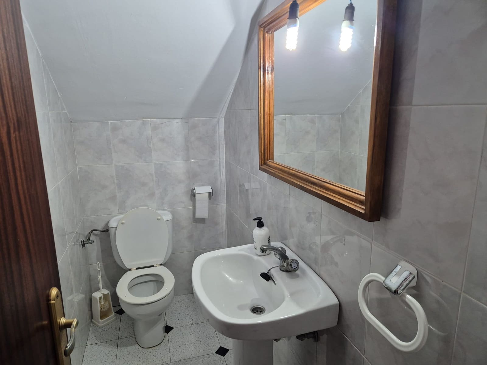 5 bedroom Townhouse for sale in Chercos - € 80,000 (Ref: 9720400)