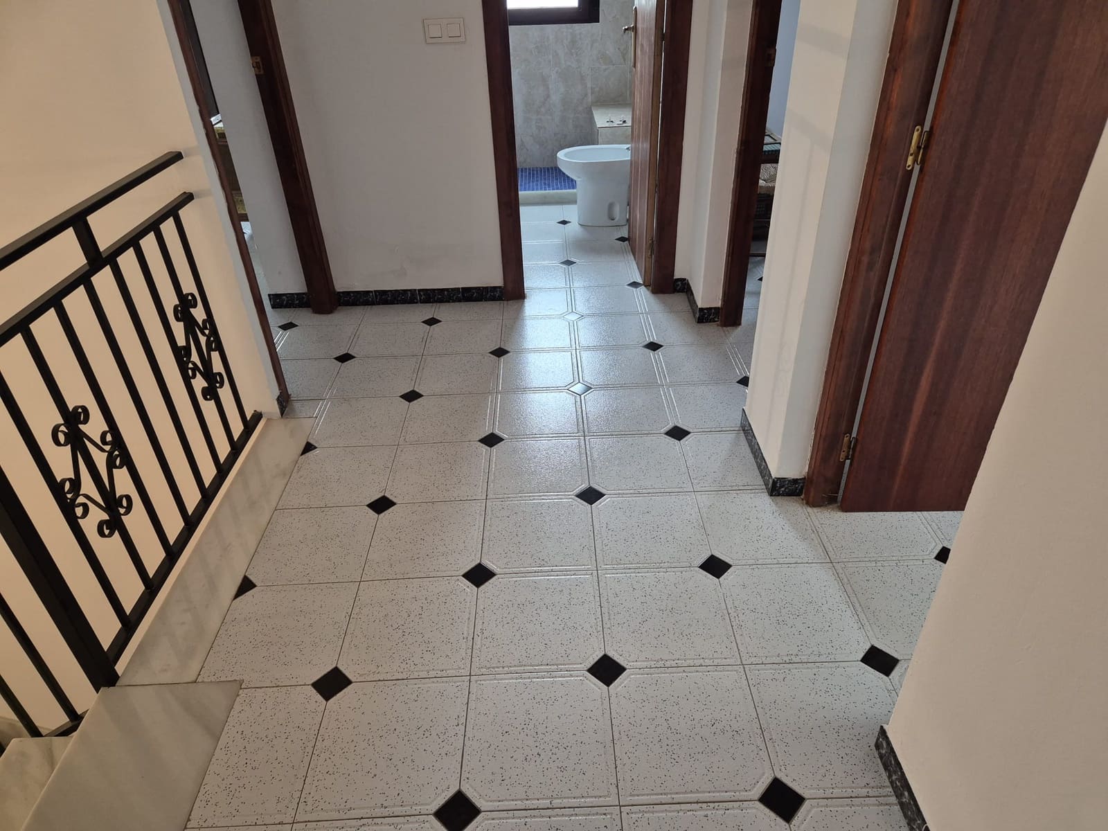 5 bedroom Townhouse for sale in Chercos - € 80,000 (Ref: 9720400)