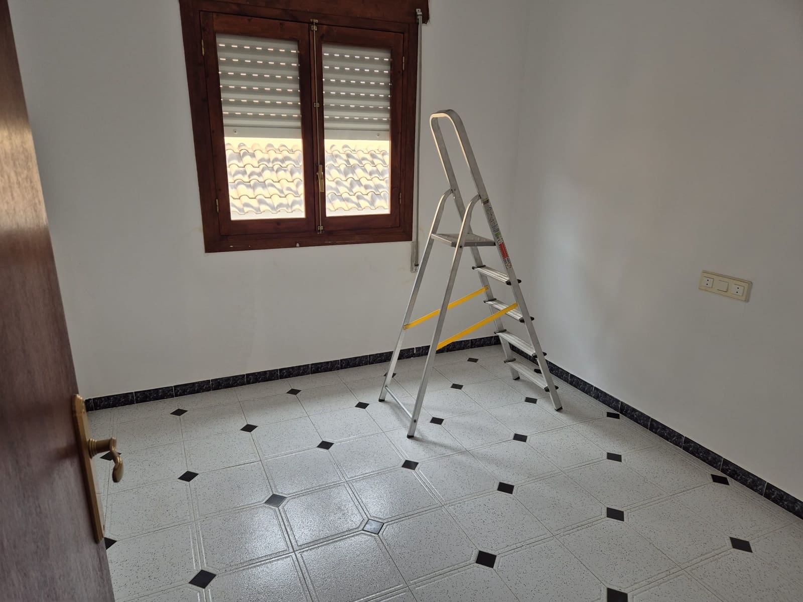 5 bedroom Townhouse for sale in Chercos - € 80,000 (Ref: 9720400)