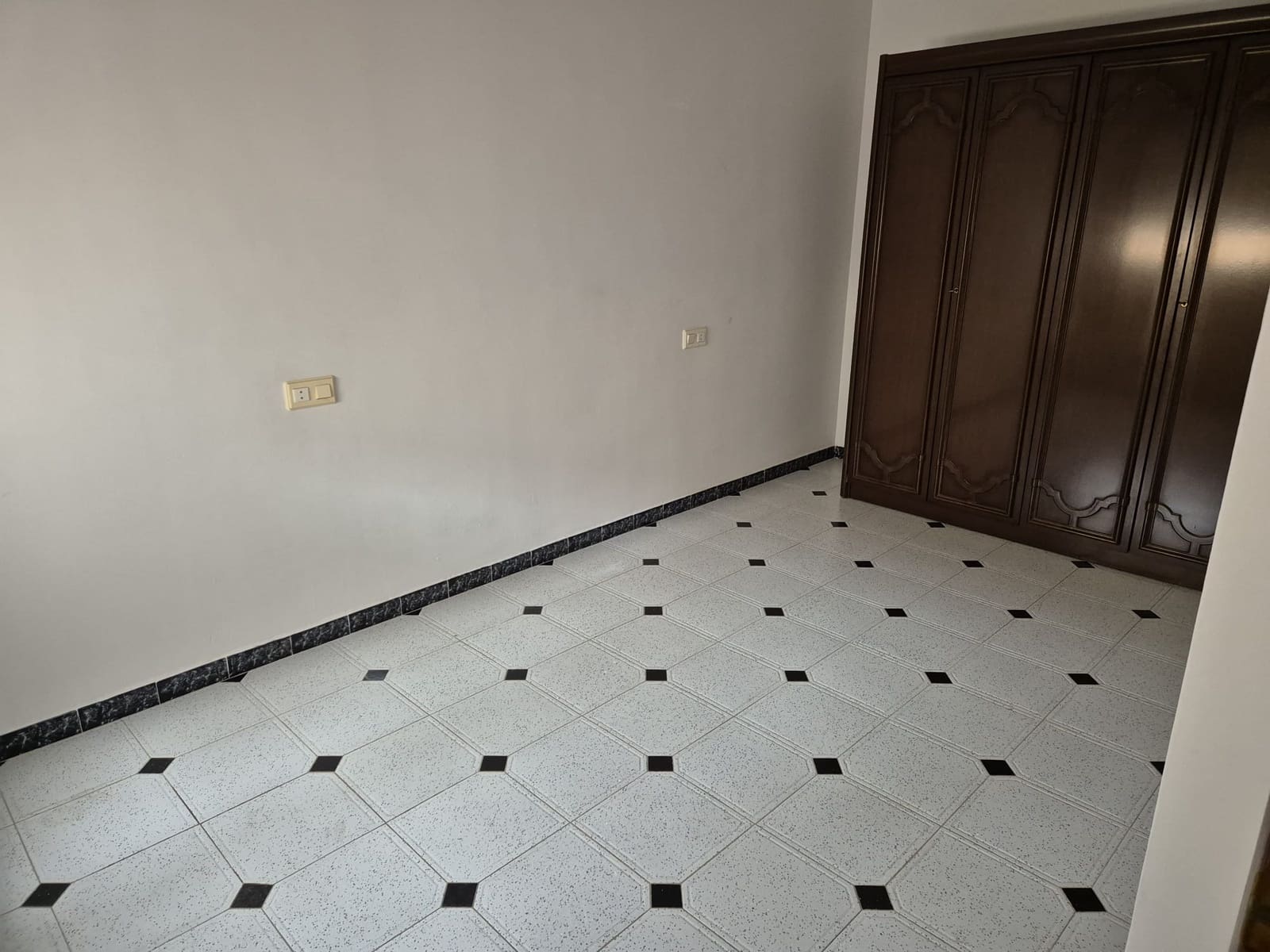 5 bedroom Townhouse for sale in Chercos - € 80,000 (Ref: 9720400)