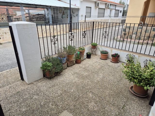 Casa de 5 habitaciones en Chercos en venta - 80.000 € (Ref: 9720400)