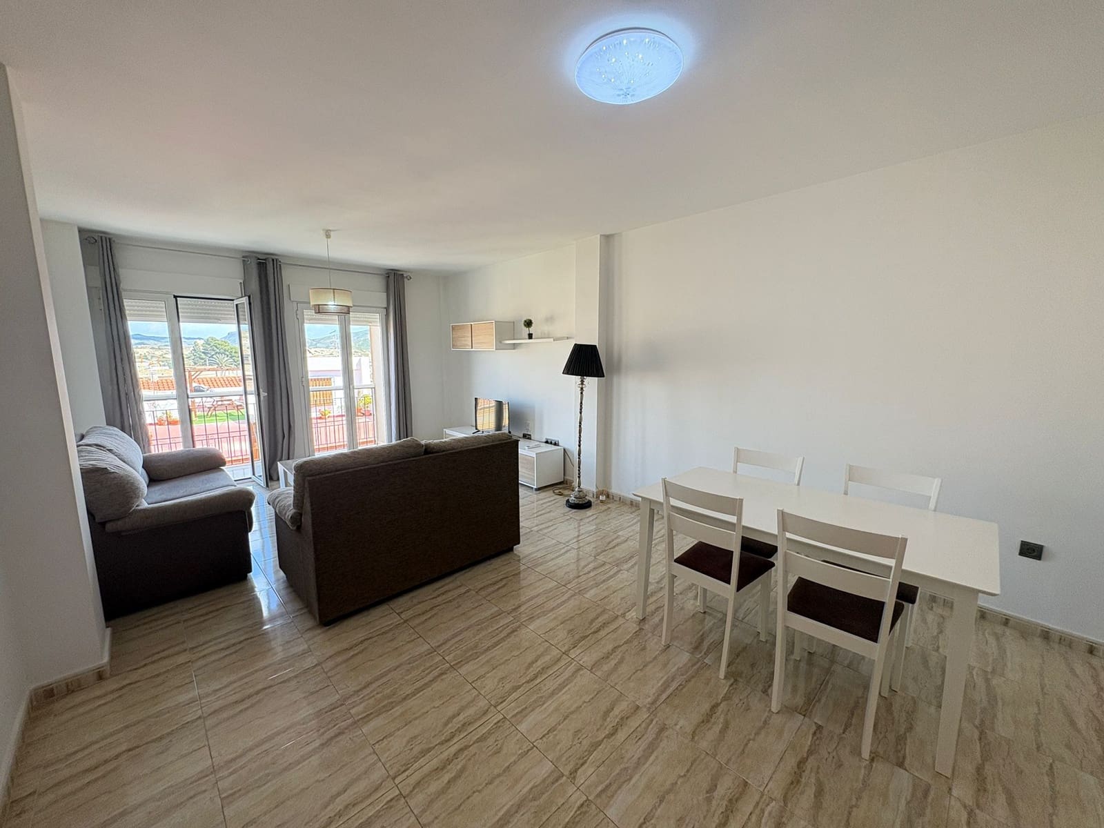4 bedroom Apartment for rent in Albox with garage - € 600 (Ref: 9720406)