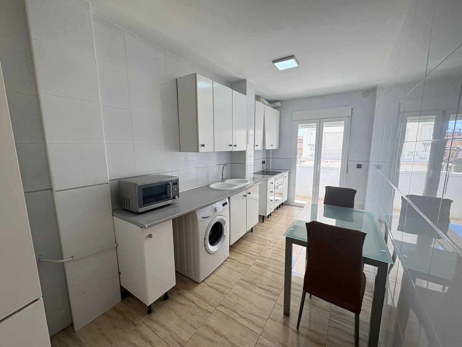 4 bedroom Apartment for rent in Albox with garage - € 600 (Ref: 9720406)
