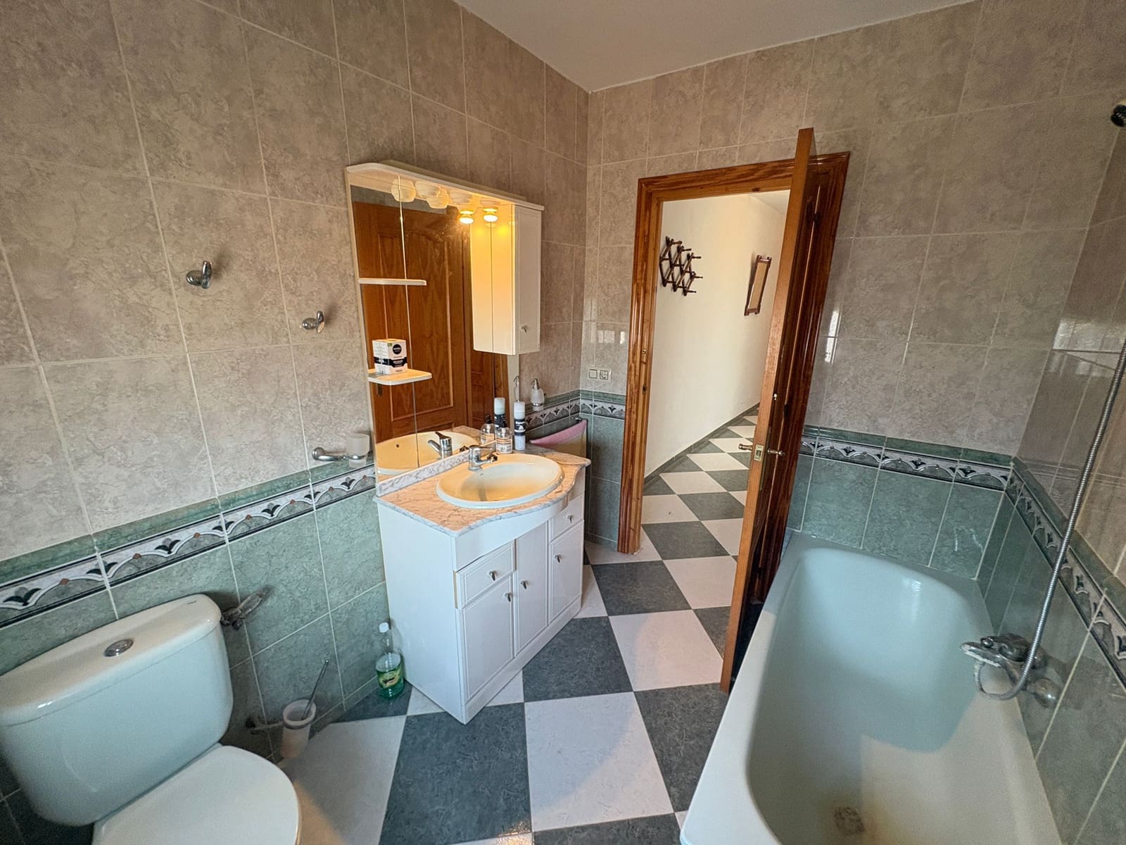 6 bedroom Townhouse for sale in Albanchez - € 93,000 (Ref: 9823114)