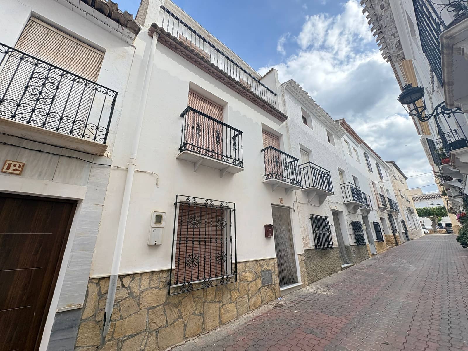 6 bedroom Townhouse for sale in Albanchez - € 93,000 (Ref: 9823114)