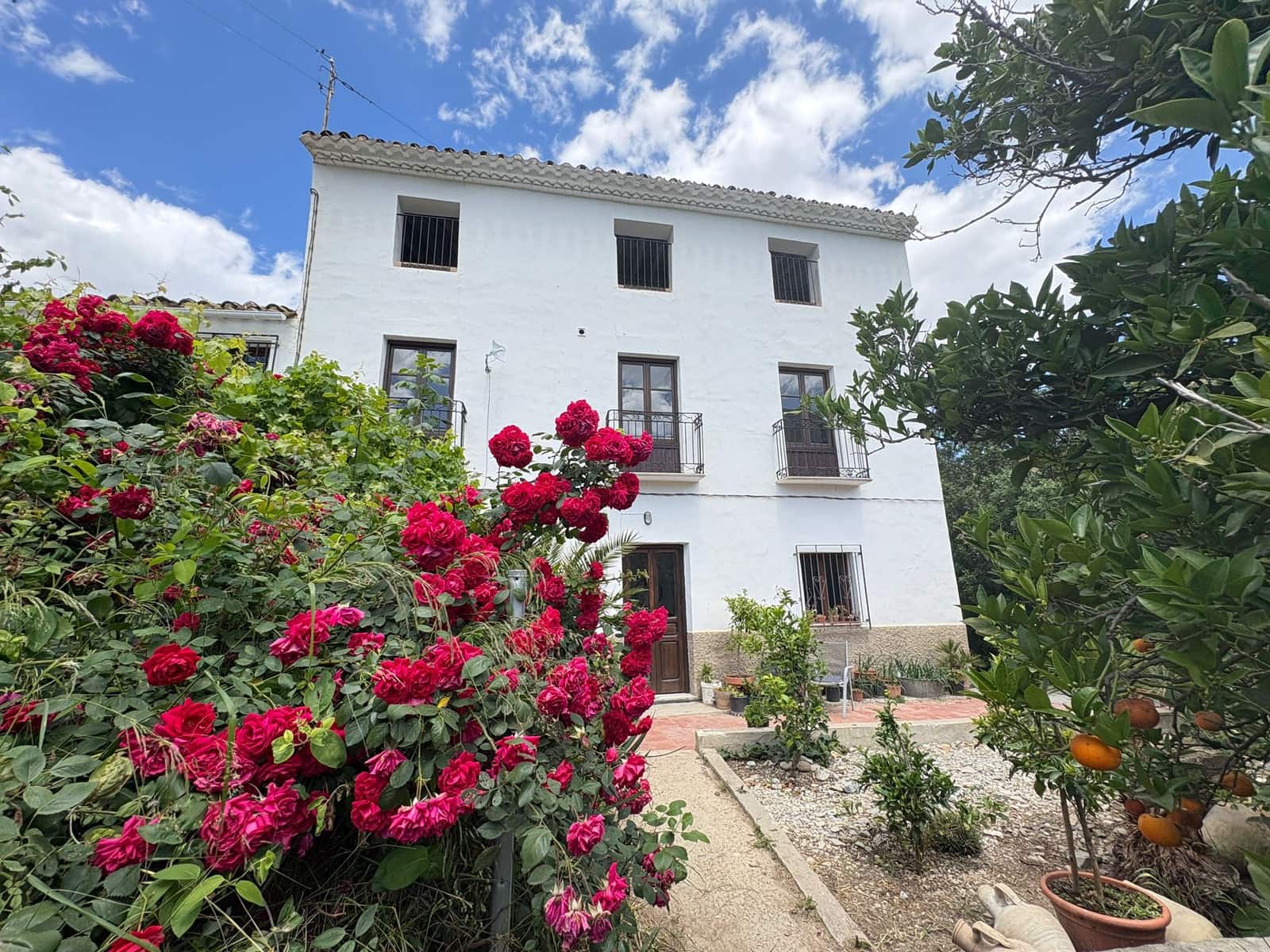 3 bedroom Finca/Country House for sale in Albanchez - € 111,000 (Ref: 9829731)