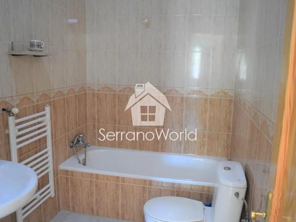 3 bedroom Semi-detached Villa for rent in Almanzora with garage - € 850 (Ref: 9867626)