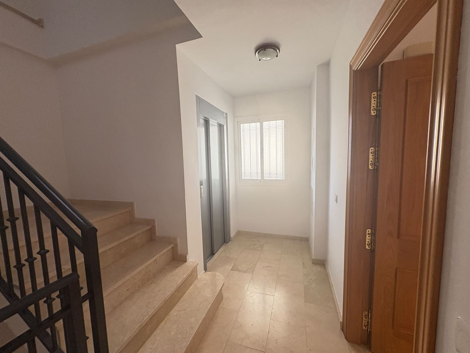 3 bedroom Apartment for rent in Albox - € 600 (Ref: 9927919)