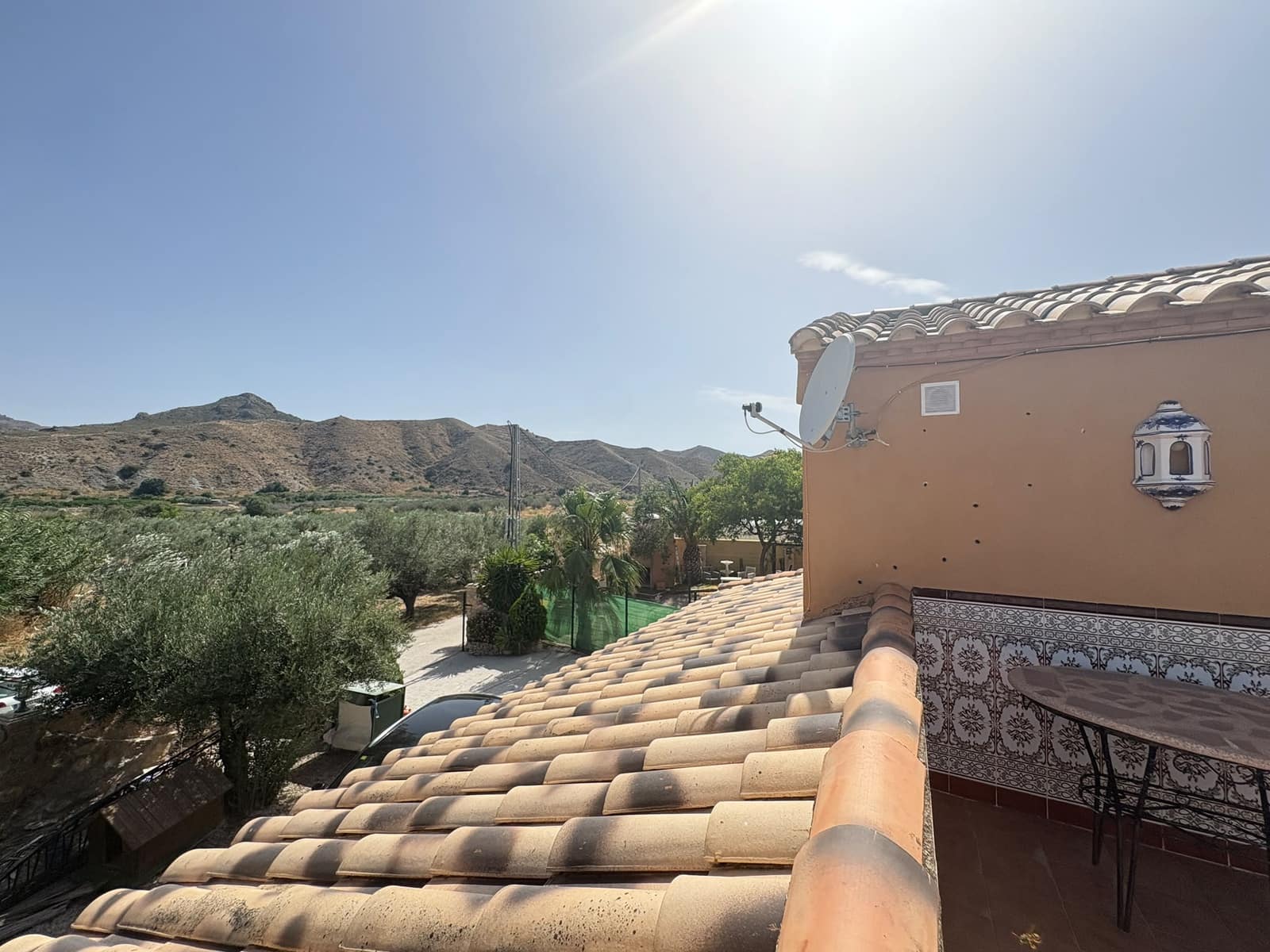 Pareado de 4 habitaciones en Fines en alquiler con garaje - 950 € (Ref: 9934906)