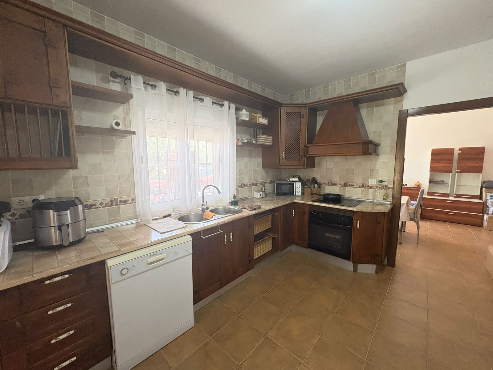 Pareado de 4 habitaciones en Fines en alquiler con garaje - 950 € (Ref: 9934906)