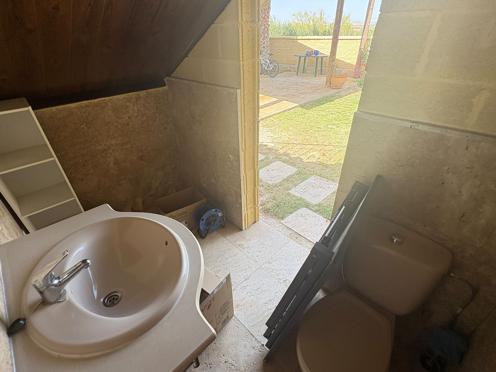 Pareado de 4 habitaciones en Fines en alquiler con garaje - 950 € (Ref: 9934906)