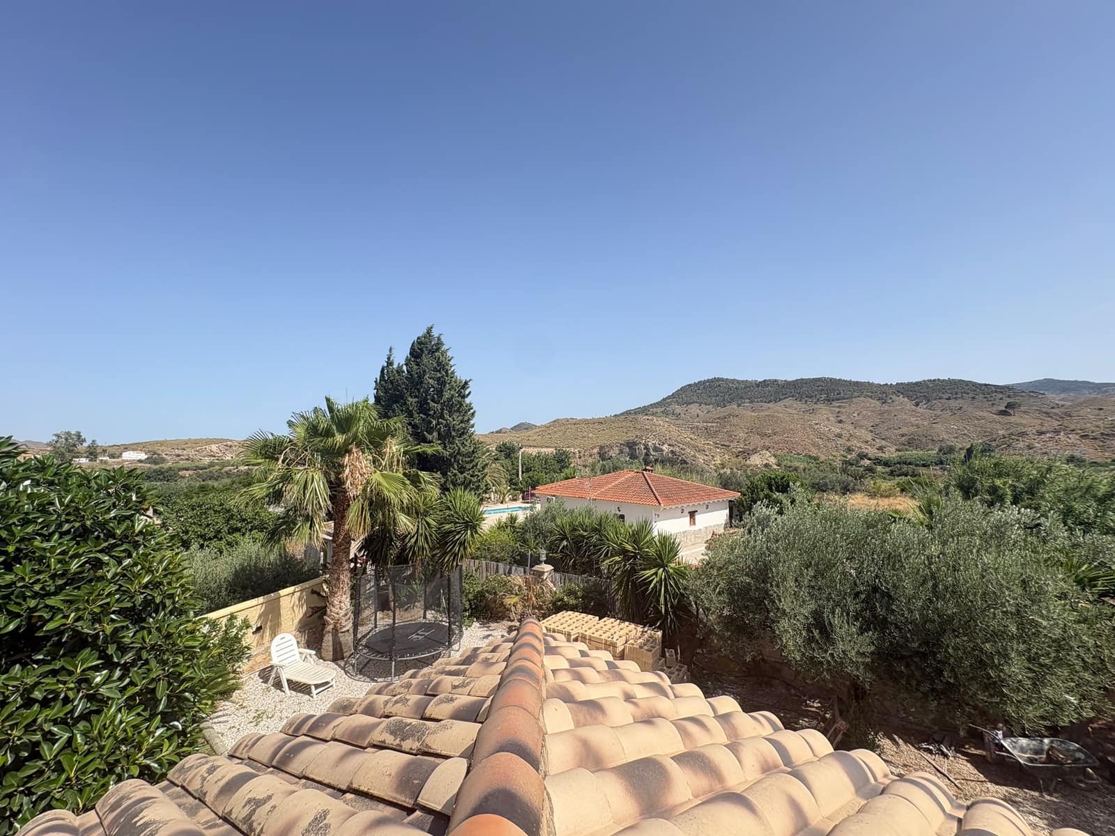 Pareado de 4 habitaciones en Fines en alquiler con garaje - 950 € (Ref: 9934906)