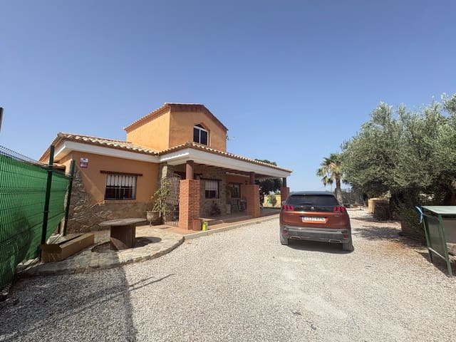 Pareado de 4 habitaciones en Fines en alquiler con garaje - 950 € (Ref: 9934906)
