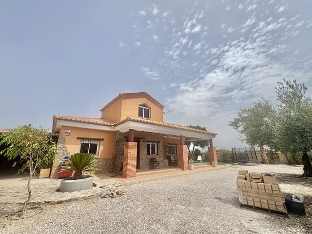 Pareado de 4 habitaciones en Fines en alquiler con garaje - 950 € (Ref: 9934906)