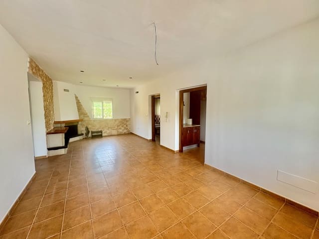 Pareado de 4 habitaciones en Fines en alquiler con garaje - 950 € (Ref: 9934906)