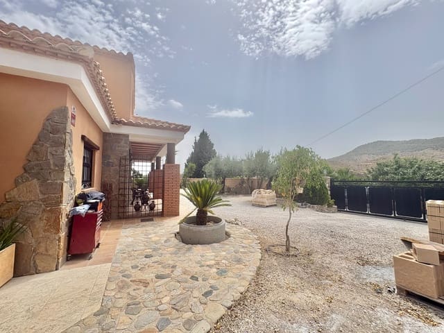 Pareado de 4 habitaciones en Fines en alquiler con garaje - 950 € (Ref: 9934906)