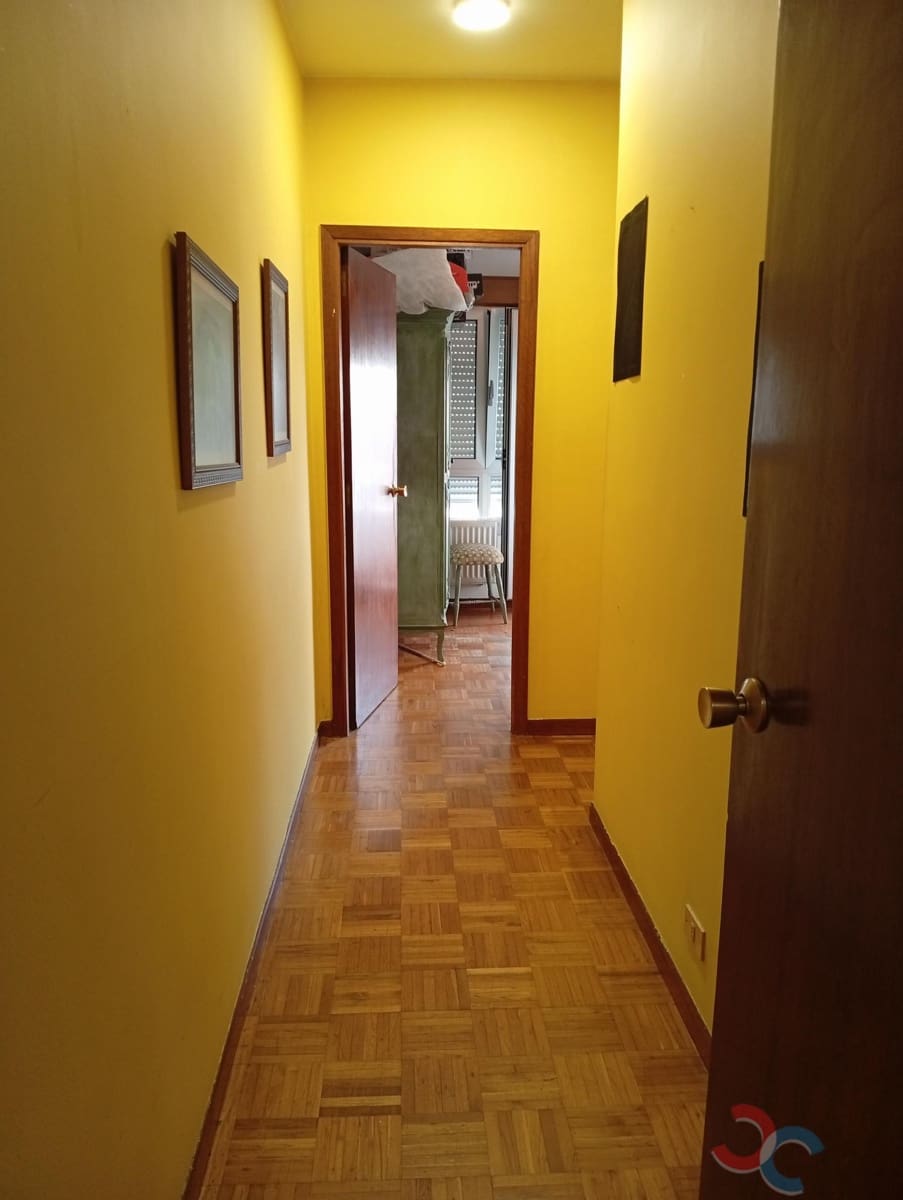 4 bedroom Flat for sale in Marin with garage - € 225,000 (Ref: 10023390)