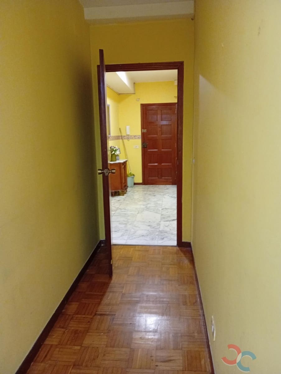 4 bedroom Flat for sale in Marin with garage - € 225,000 (Ref: 10023390)