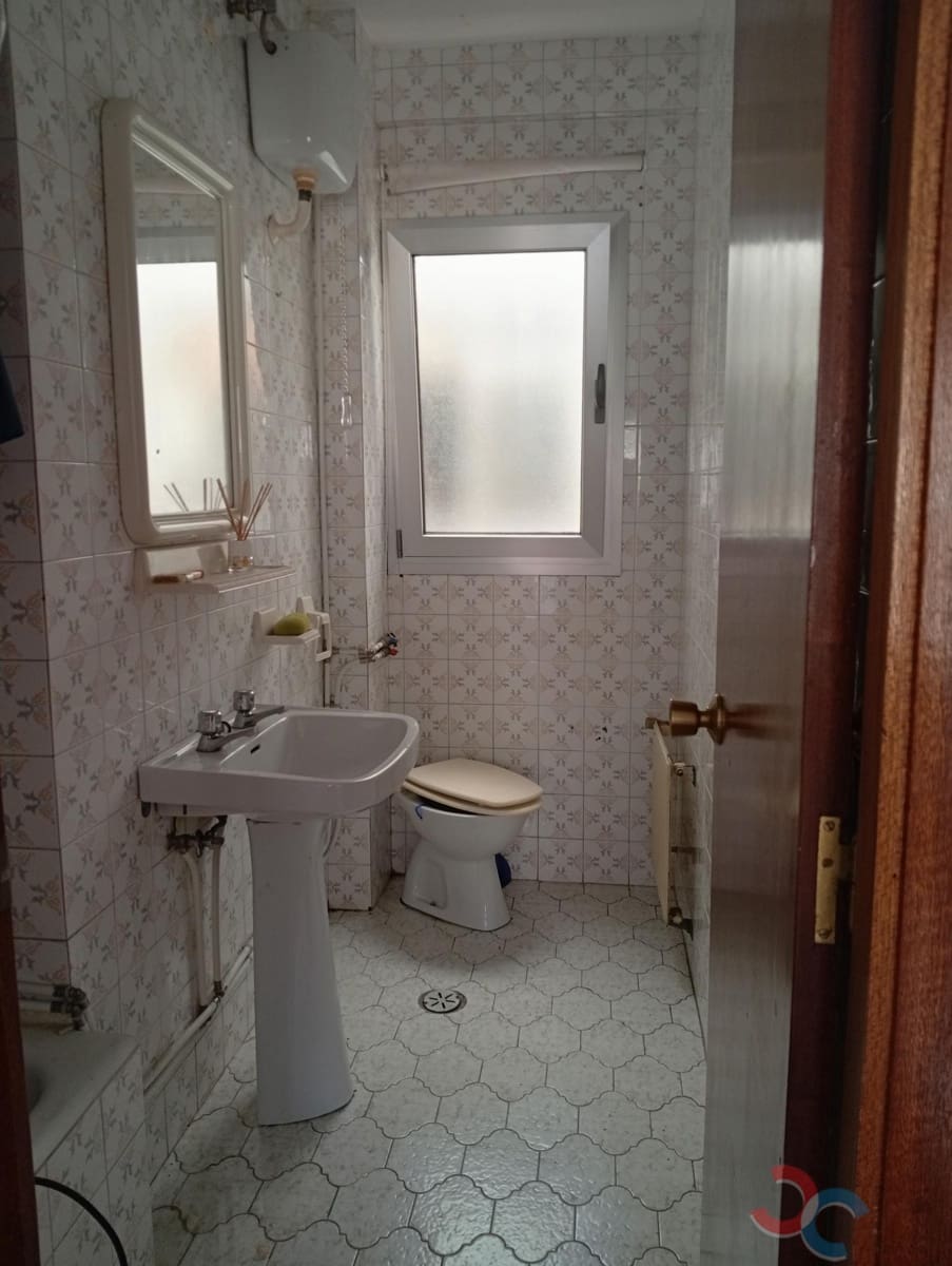 4 bedroom Flat for sale in Marin with garage - € 225,000 (Ref: 10023390)