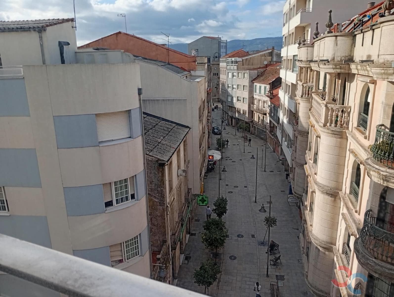 4 bedroom Flat for sale in Marin with garage - € 225,000 (Ref: 10023390)