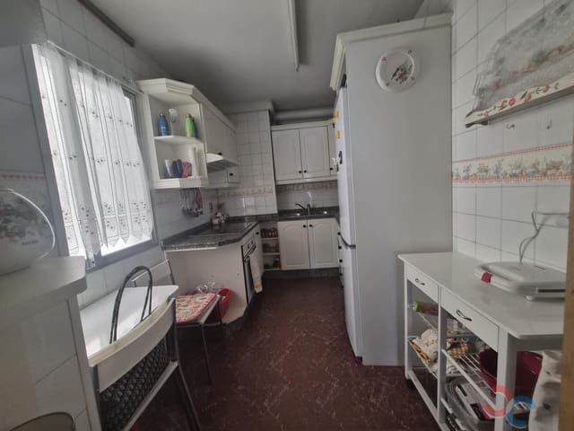 Piso de 3 habitaciones en Marín en venta con garaje - 200.000 € (Ref: 10062157)