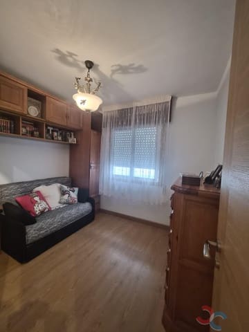 Piso de 3 habitaciones en Marín en venta con garaje - 200.000 € (Ref: 10062157)