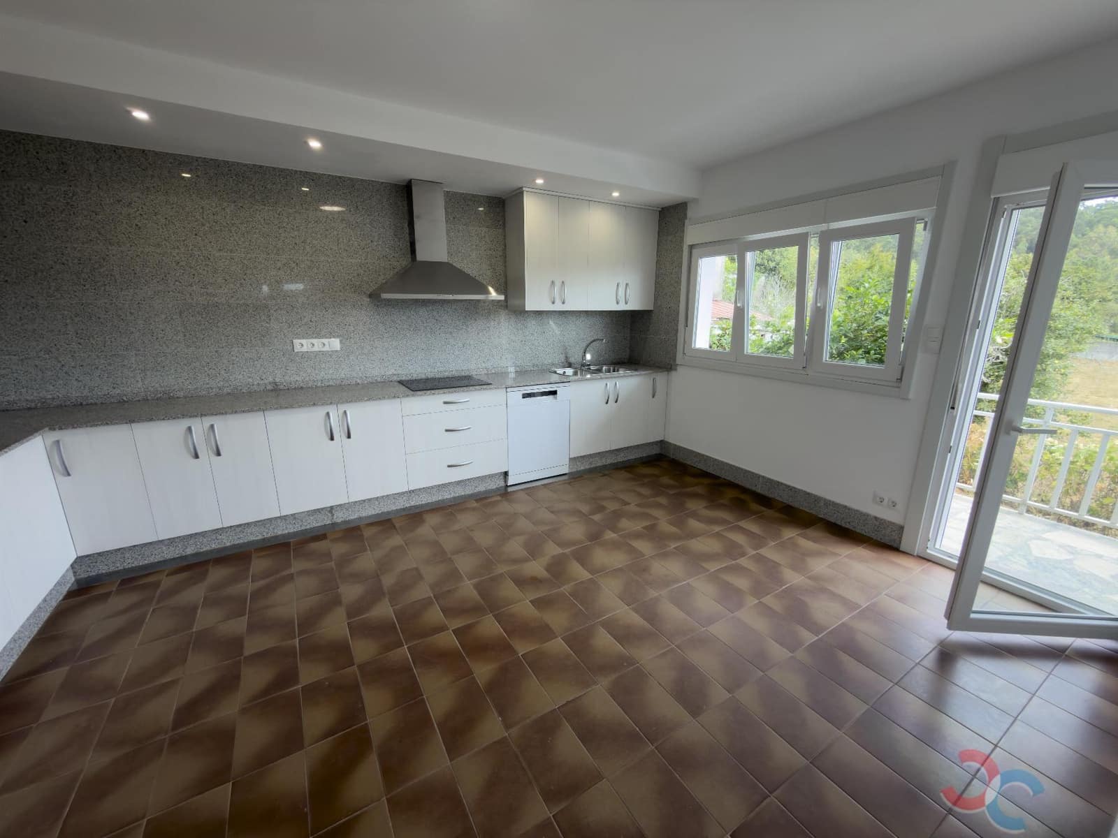 4 bedroom Finca/Country House for sale in Vilaboa with garage - € 460,000 (Ref: 10065691)
