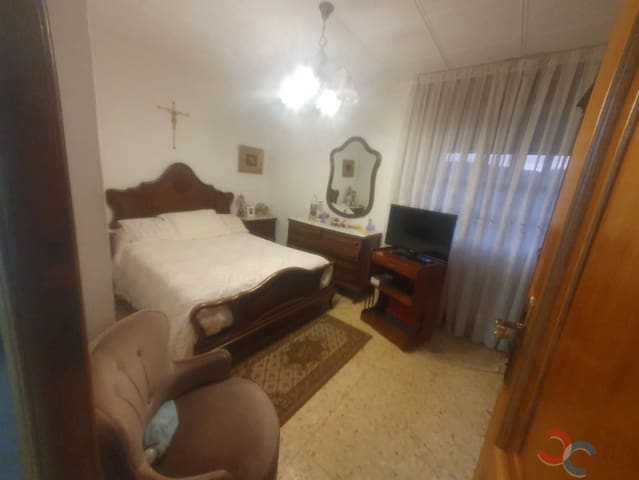 4 chambre Villa/Maison à vendre à Pontevedra ville avec garage - 230 000 € (Ref: 10097343)