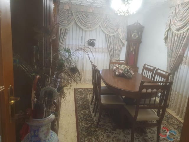 4 chambre Villa/Maison à vendre à Pontevedra ville avec garage - 230 000 € (Ref: 10097343)