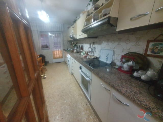 4 chambre Villa/Maison à vendre à Pontevedra ville avec garage - 230 000 € (Ref: 10097343)