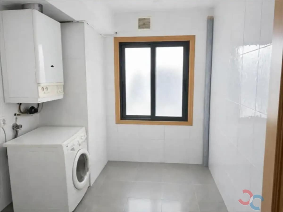 4 bedroom Flat for sale in Marin with garage - € 312,000 (Ref: 10118199)