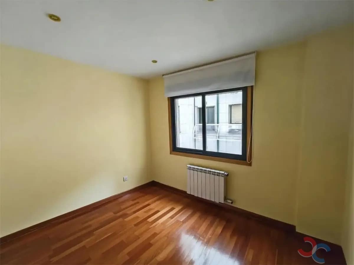 4 bedroom Flat for sale in Marin with garage - € 312,000 (Ref: 10118199)