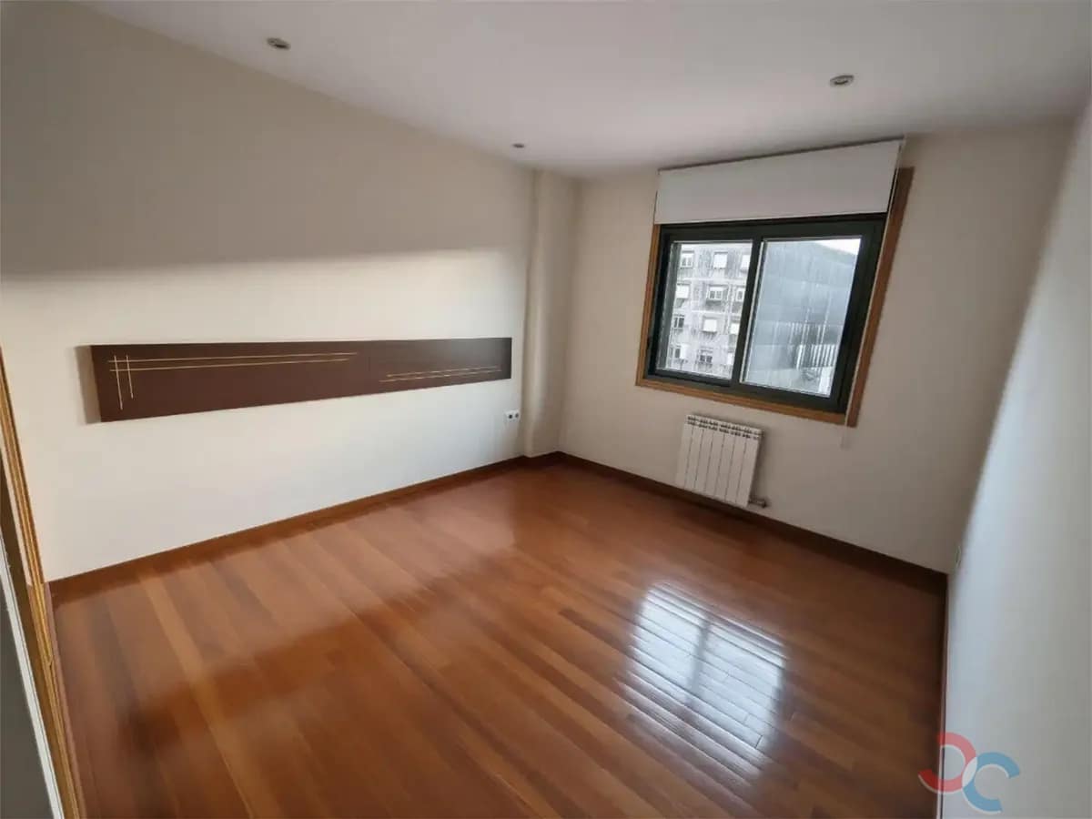 4 bedroom Flat for sale in Marin with garage - € 312,000 (Ref: 10118199)
