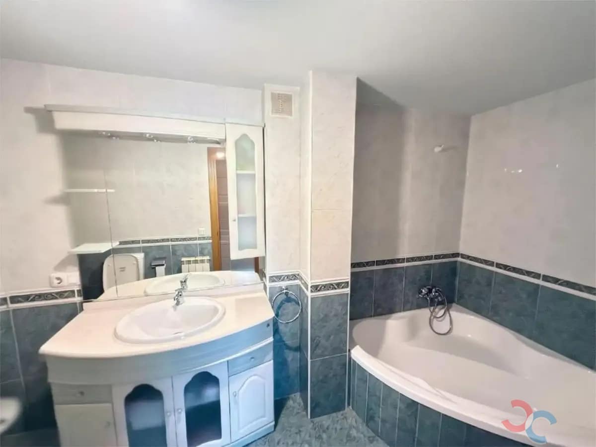 4 bedroom Flat for sale in Marin with garage - € 312,000 (Ref: 10118199)