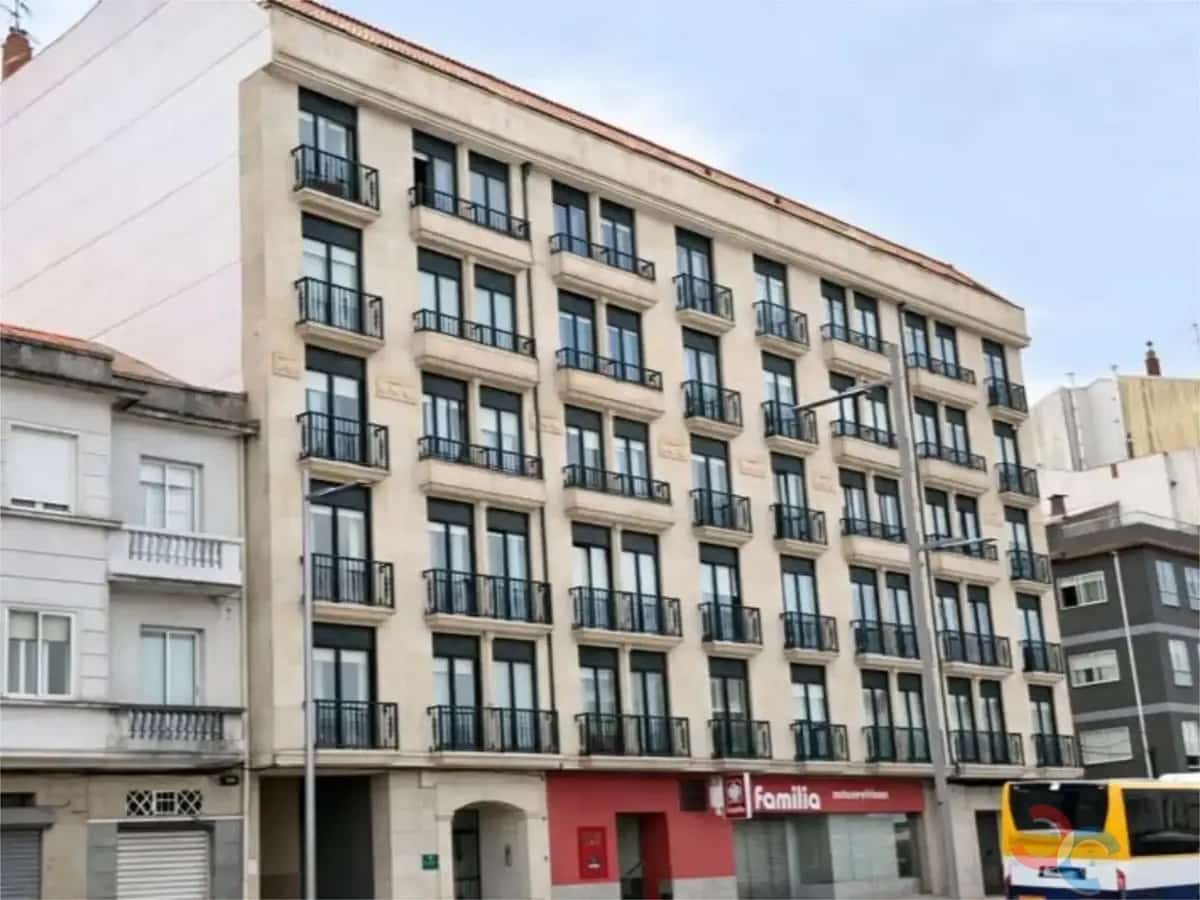 4 bedroom Flat for sale in Marin with garage - € 312,000 (Ref: 10118199)